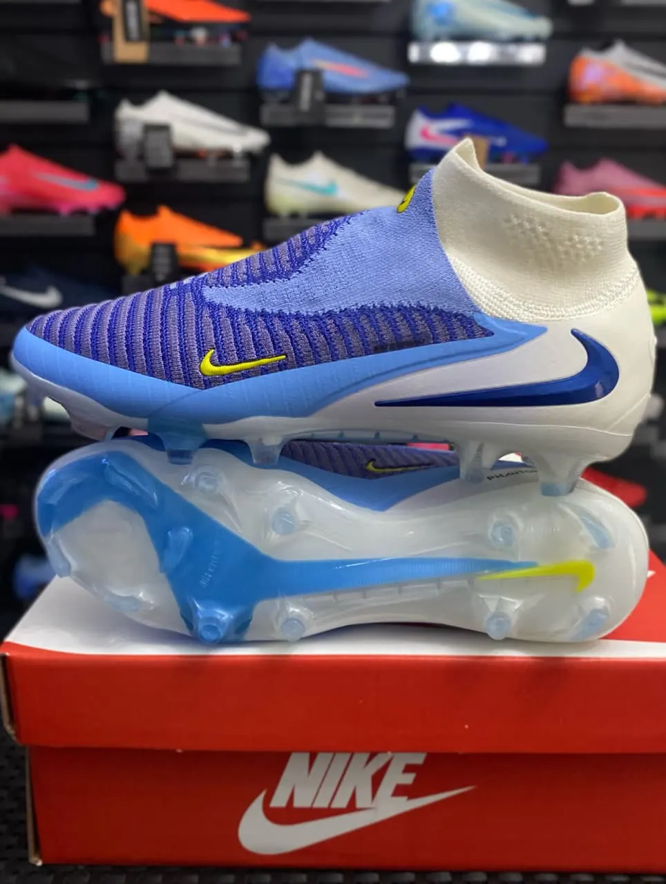 Nike Nike Phantom Lila y Amarillo — botín, foto principal